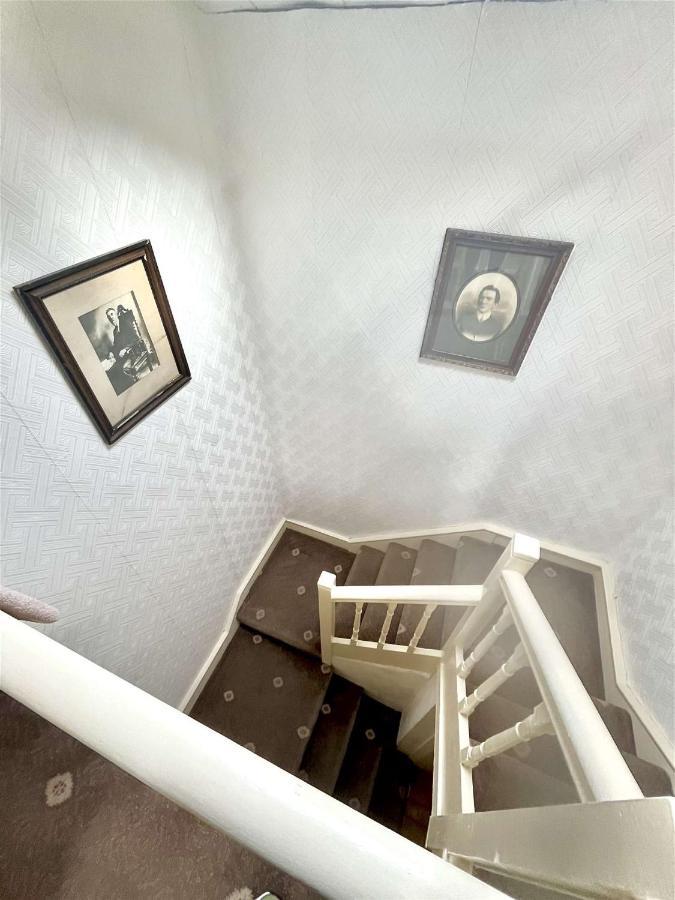 Geoghegans Magpie Bar And B&B Glin Exterior foto